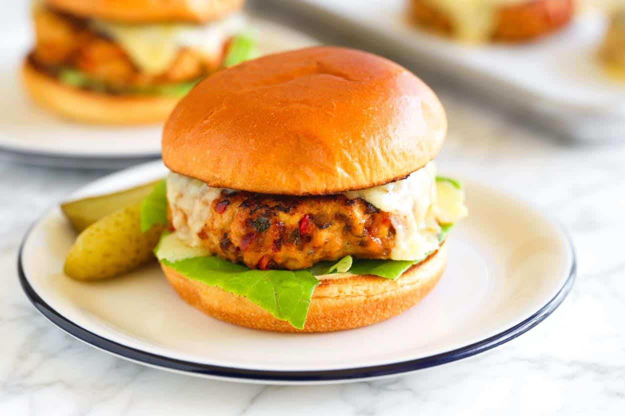Secret to Juicy Chicken Burgers: Veggies & Fat Content Revealed